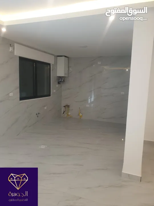 طابق اخير مع روف دوبلكس فاخر لم يسكن لقطه وبسعر مغري جداااا عرض خاص يا بلاش في أرقى واجمل مناطق خلدا