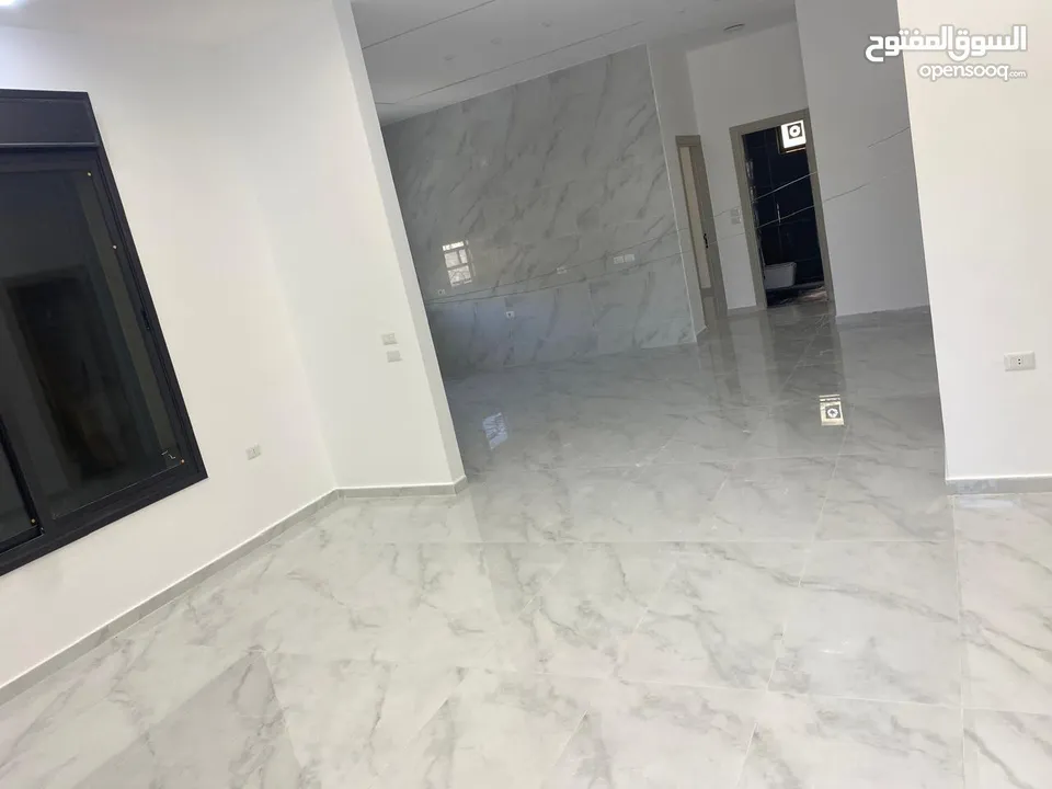 منزل مميز للبيع في الزرقاء  من المالك مباشرة