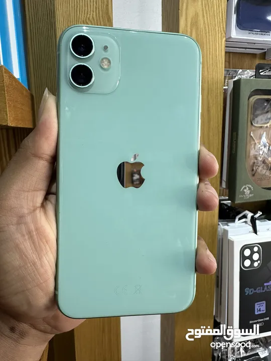 Uses iPhone 11 128Gb Green