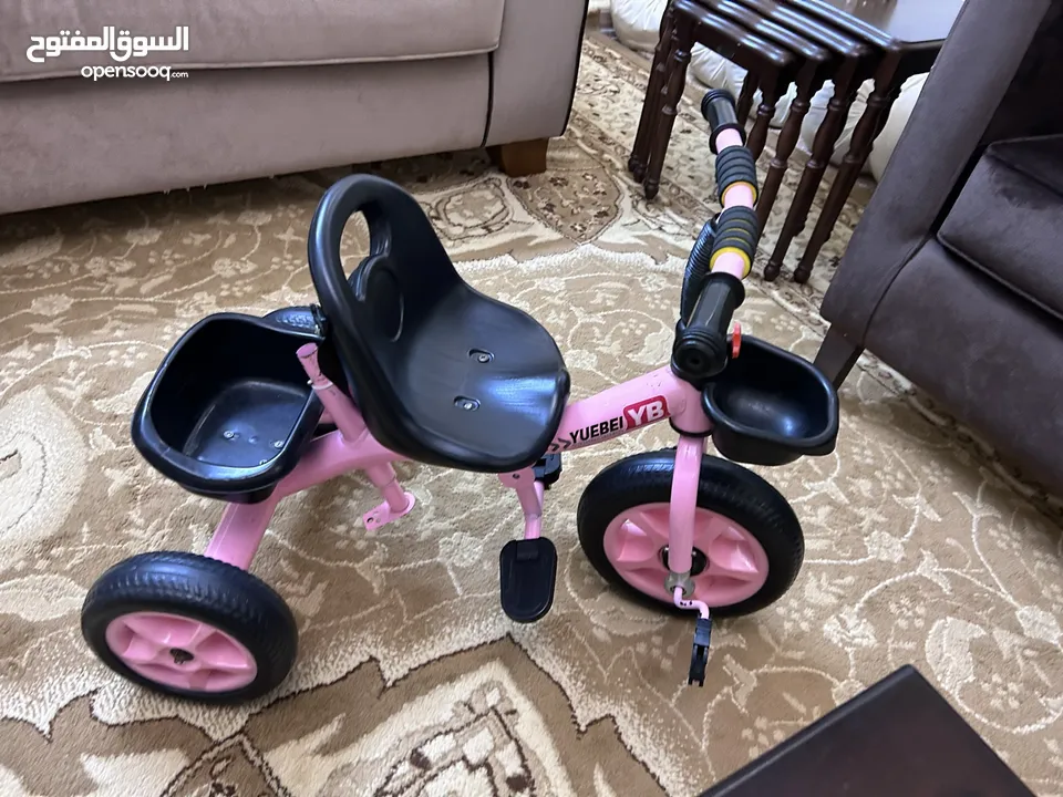 بسكليت وسكوتر وخيمة بحالة ممتازة متل الجديد