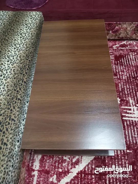 طاولات خشب