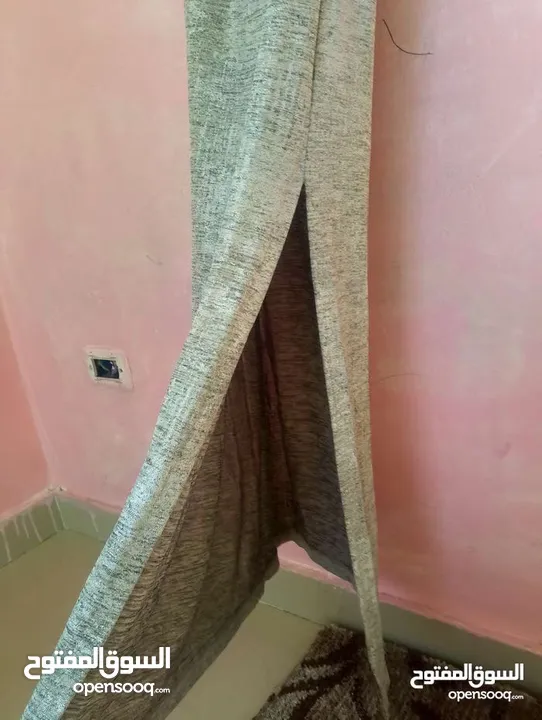 فساتين للبيع كل فستان 20 ليره السعر