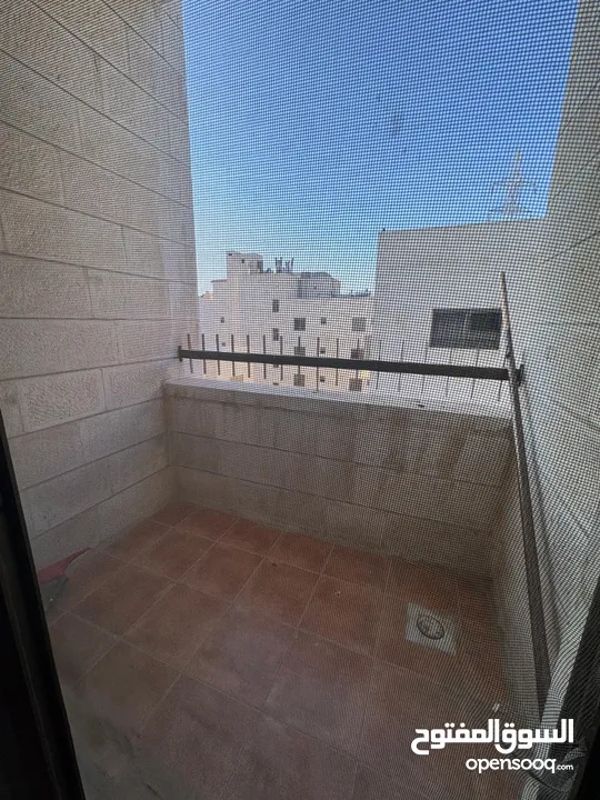 شقة طابقية مميزة للبيع في دير غبار / خلف Centro Mada Amman طريق المطار .