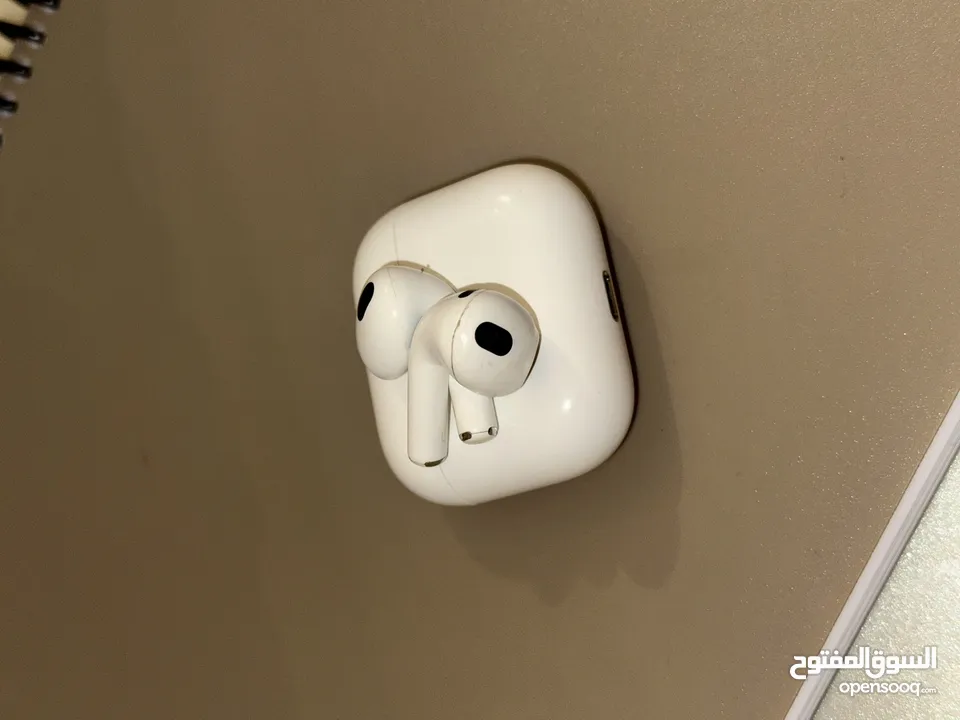 Airpods 3 .