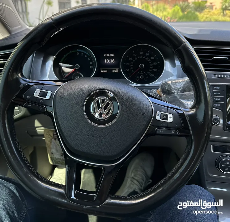 اي جولف بريميوم 2015 فل 4 جيد للبيع/ VW Egolf premium/فرش بيج