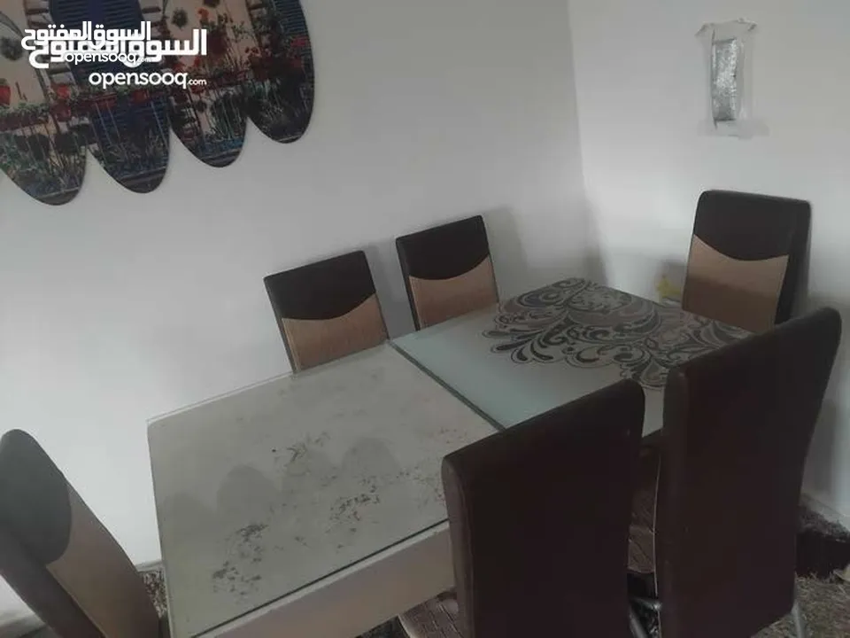 طاولة سفرة مستعملة 6 كرااااسي ،،،،،،،،،،،،،،،،