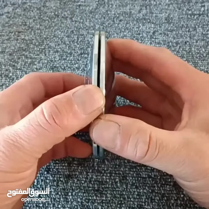 ولاعة خارجية تعمل بالطاقة الشمسية