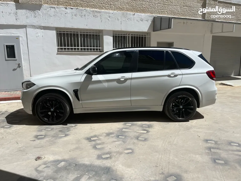 فل مسكر للبيع  في مجال في السعرBMW X5 D25 2000cc 220hp