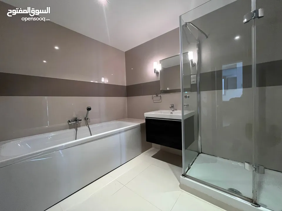 1 BR Nice Compact Apartment with Study Room in Al Mouj