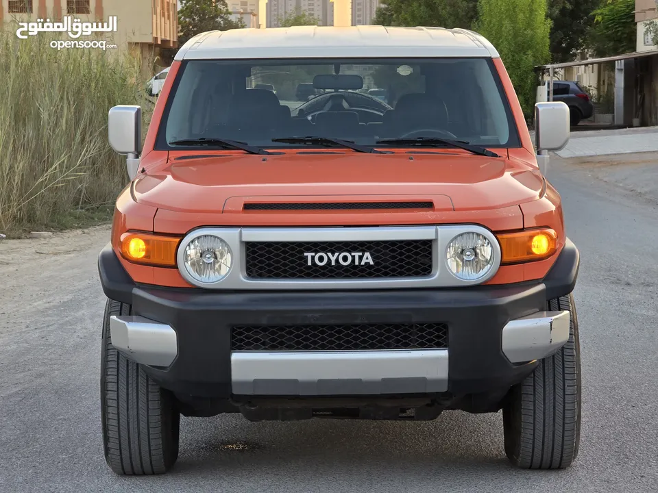 Toyota FJ V6 4.0L GCC 2013 price 59,000 AED