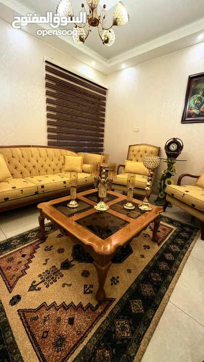 اثاث غرفة ضيوف او معيشة صالون عائلة