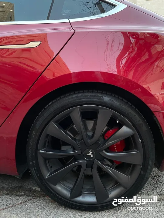 تيسلا 2020 بيرفورمنس Dual Motor اعلى موديل فحص كامل B+ لون خمري مميز استعمال شخصي