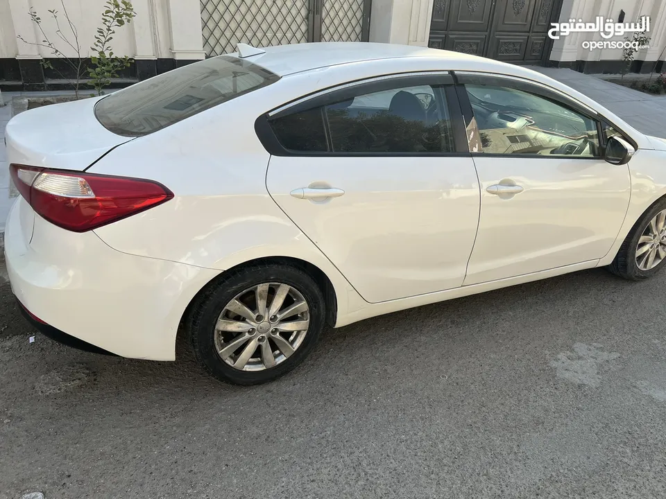 كيا فورتي 2015. Kia forte 2015 1800ccلون ابيض محرك 1800 سيسي