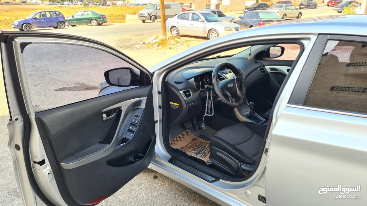 هيونداي MD 215 بحاله ممتازه