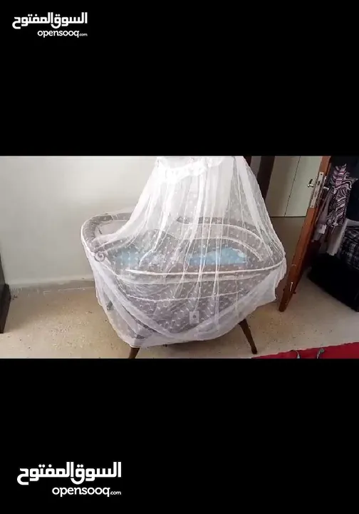 تحت هزاز للاطفال بحاله ممتازه