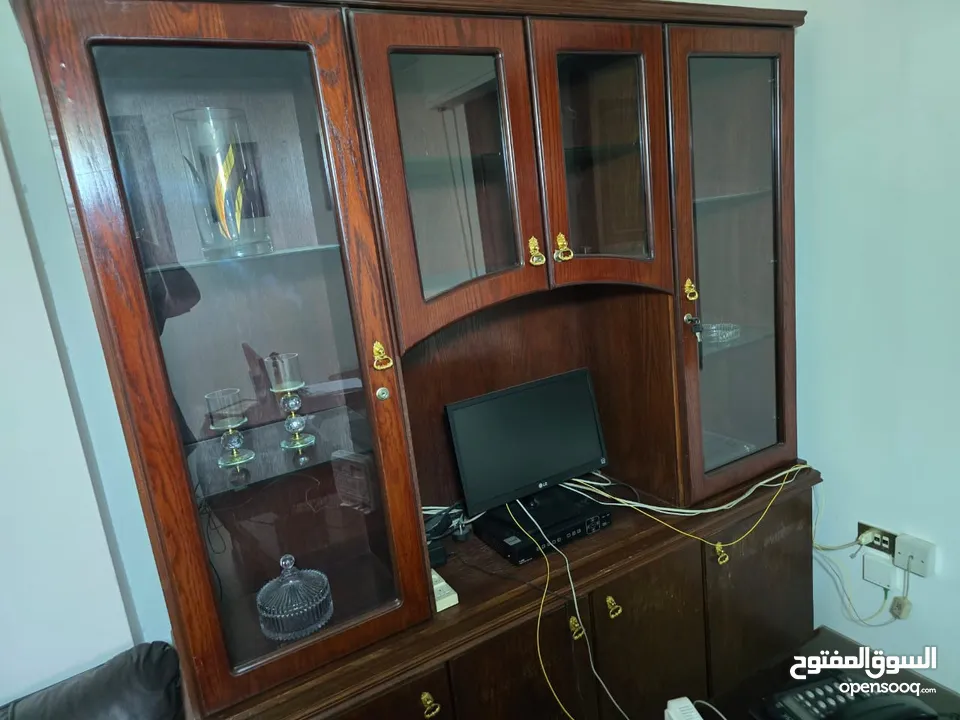 أثاث مستعمل للبيع بداعي السفر بحالة جيدة