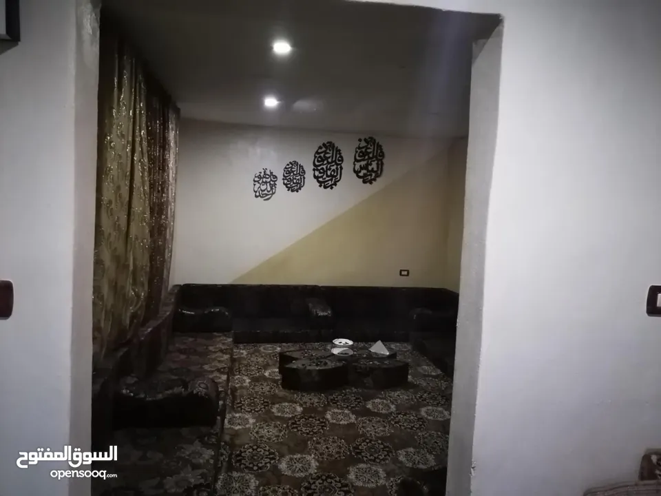 بيتين للبيع وبسعر مغري جدا جداامساحة الارظ دونم مساحة كل بيت تقريبا 150+ديوان خارجي +بستان +بير مياه