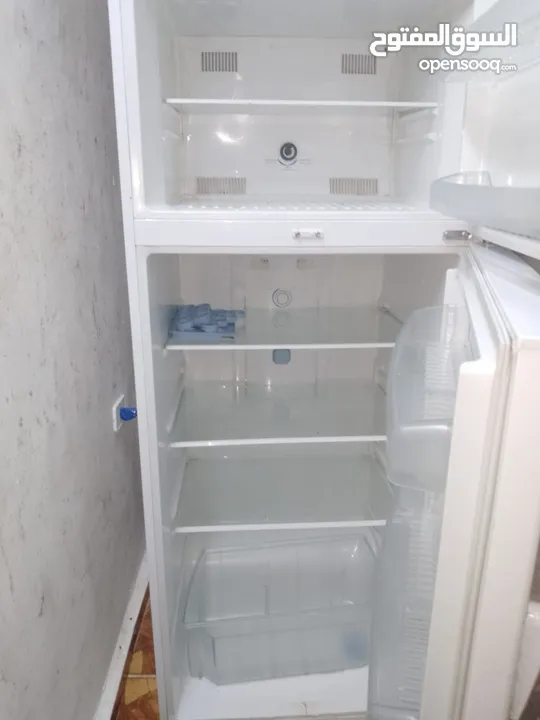 اثاث للبيع بسعر مميز