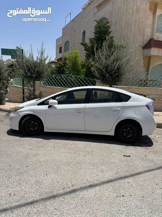 تويوتا بريوس 2015 للبيع