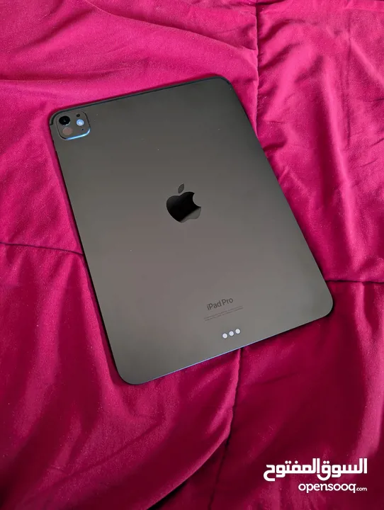iPad Pro 11" M4 256GB شبه جديد مكفول