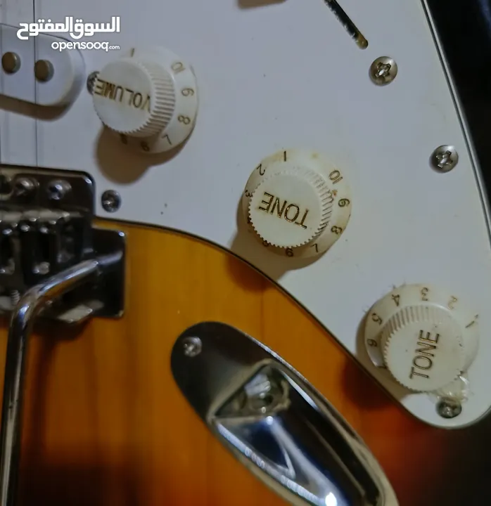 جيتار الكتريك sandmann وجهاز مؤثرات zoom1 للبيع مستخدم بحالة الوكالة بالكراتين بسعر اقل من النصف