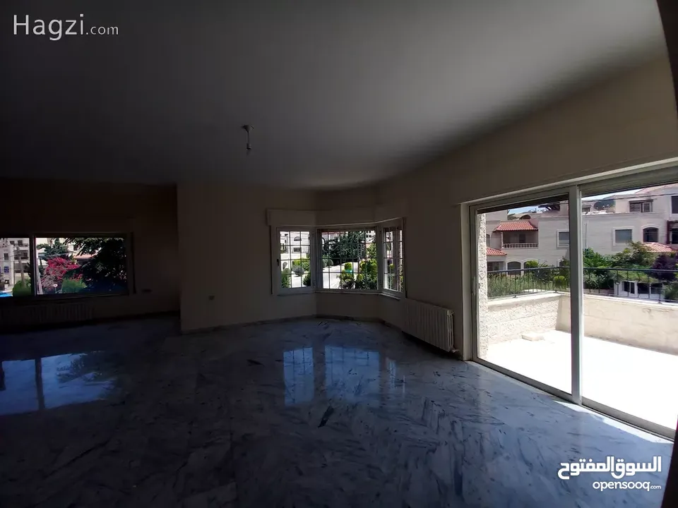 شقة غير مفروشة للإيجار 375م2 ( Property 16734 ) سنوي فقط