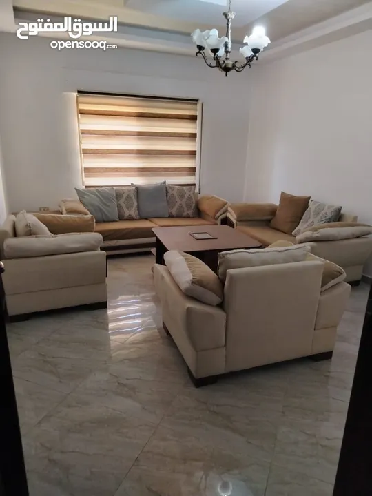 طقم كنب 7مقاعد مع طاولات الوسط 200 دينار