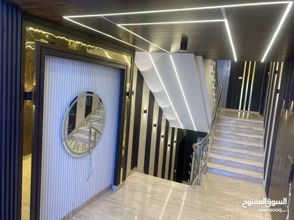 شقة مميزه وفاخره - الجبيهه- ام زويتينه-شارع الاردن - بالقرب من مدارس الرواد ومسجد سويلمين- اطلاله