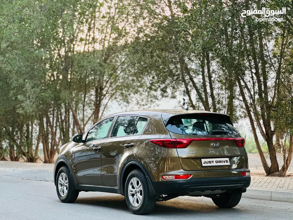 KIA SPORTAGE2.0L 2016 MODEL WITH WELL-MAINATINED AND LOW MILEAGE CAR