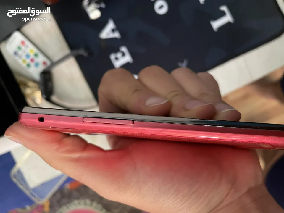 للبيع جهازين جوالات وطابعة نوع ليكس مارك وطقم كنب برتقالي نظيف جدا 4 طقم