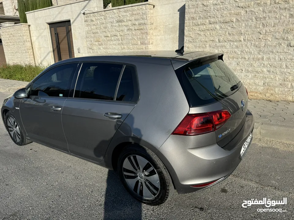 Golf-e premuim 2016