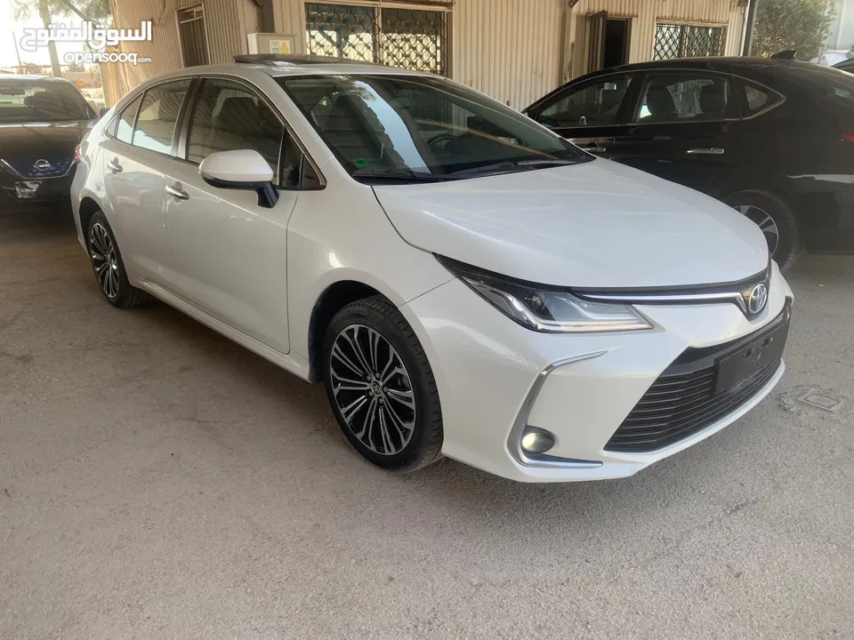للبيع تويوتا كورولا 2020 اعلى صنف بسعر 17950 دينار
