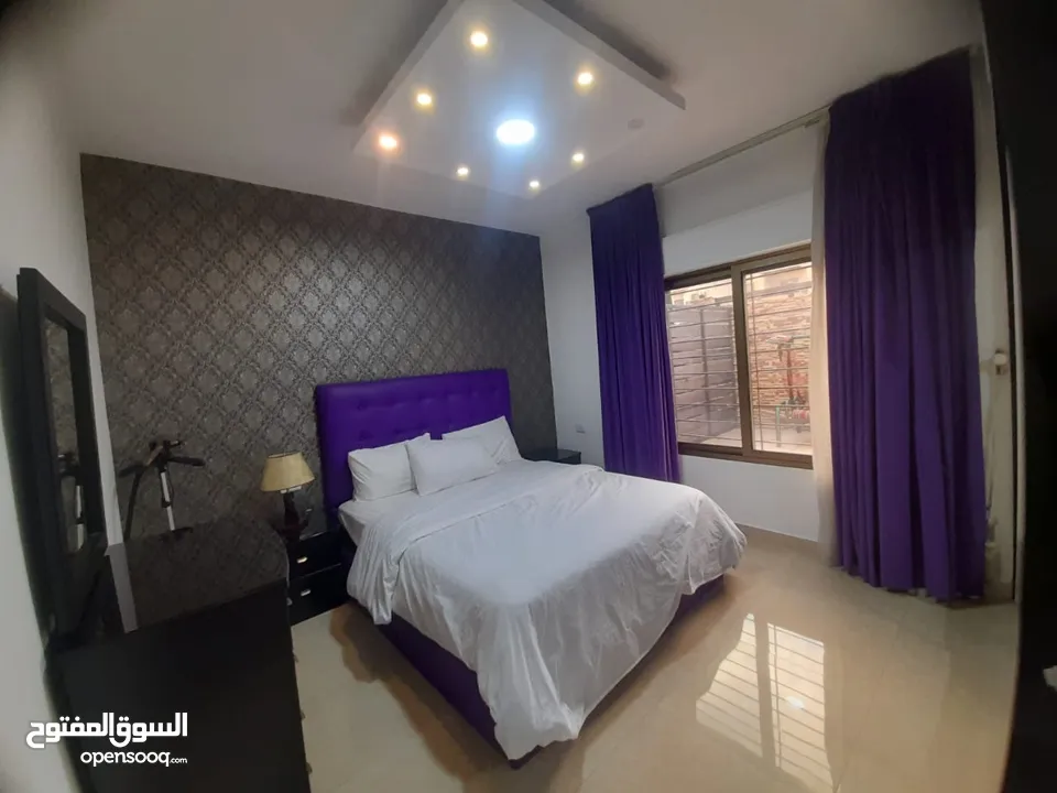 شقة مفروشة في - عبدون - مساحة 110 م غرفتين نوم و حديقة خاصة (6735)