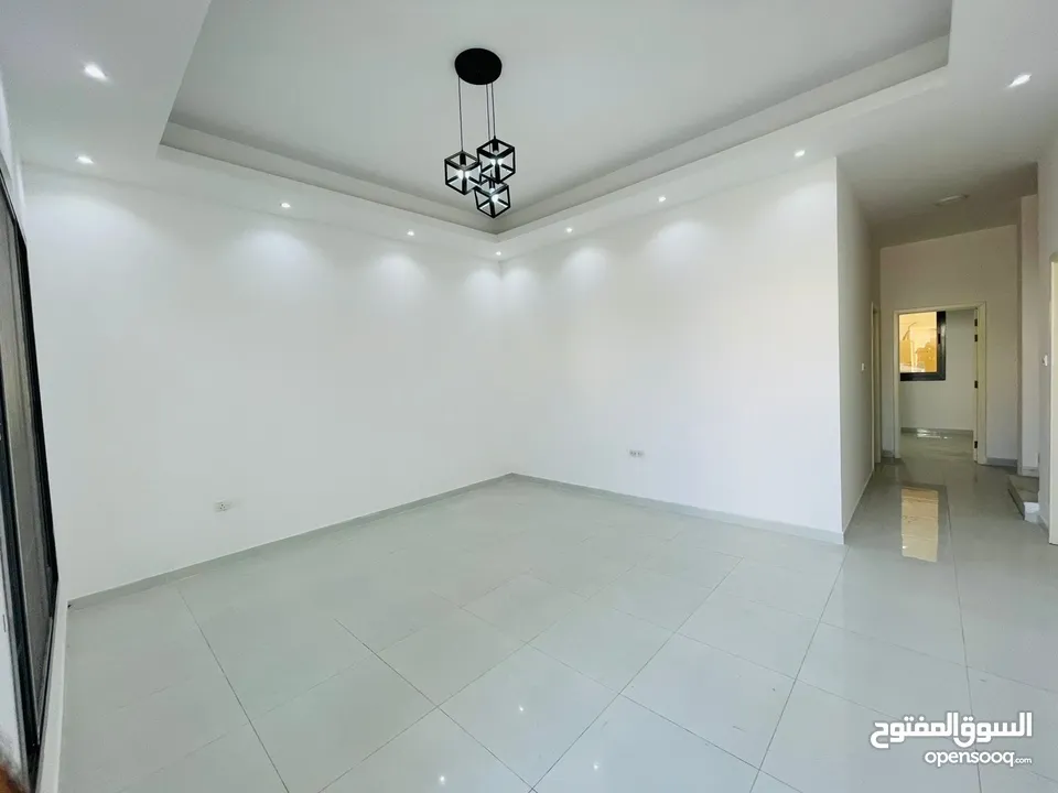 فيلا فاخرة للبيع في منطقة الياسمين - عجمان  Luxury Villa for Sale in Al Yasmeen Area - Ajman