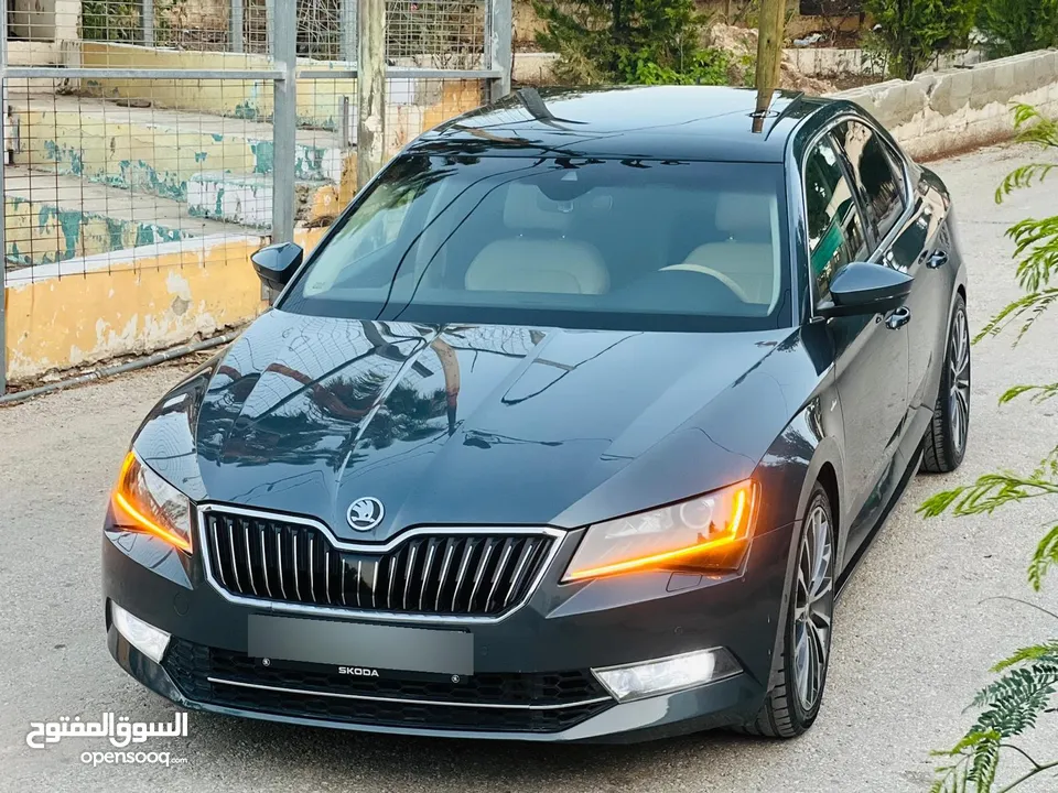 سوبير 4*4 لورين كلمنت للبيع بسعر مناسب