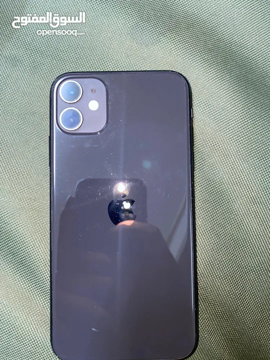 iPhone 11 128g battery health 84