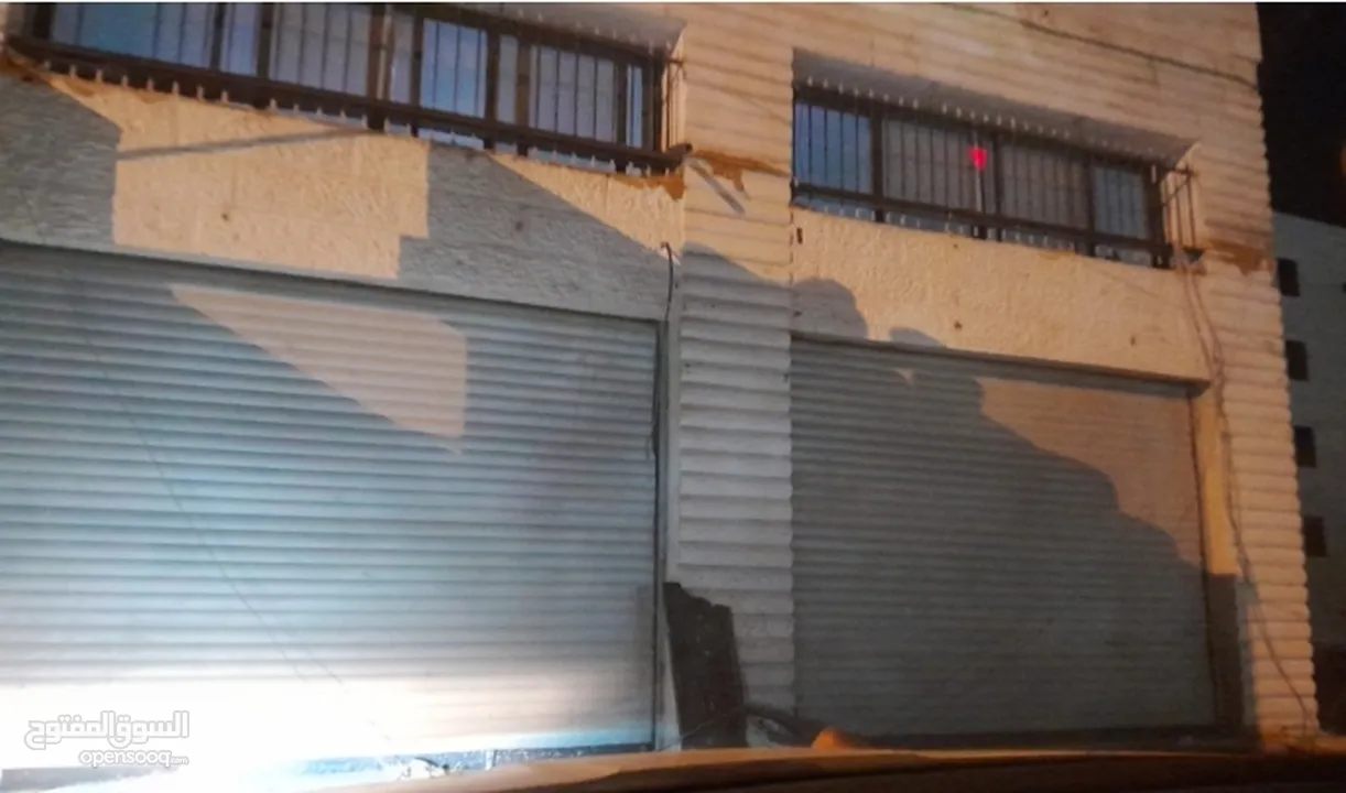 5 محلات مع سده للايجار