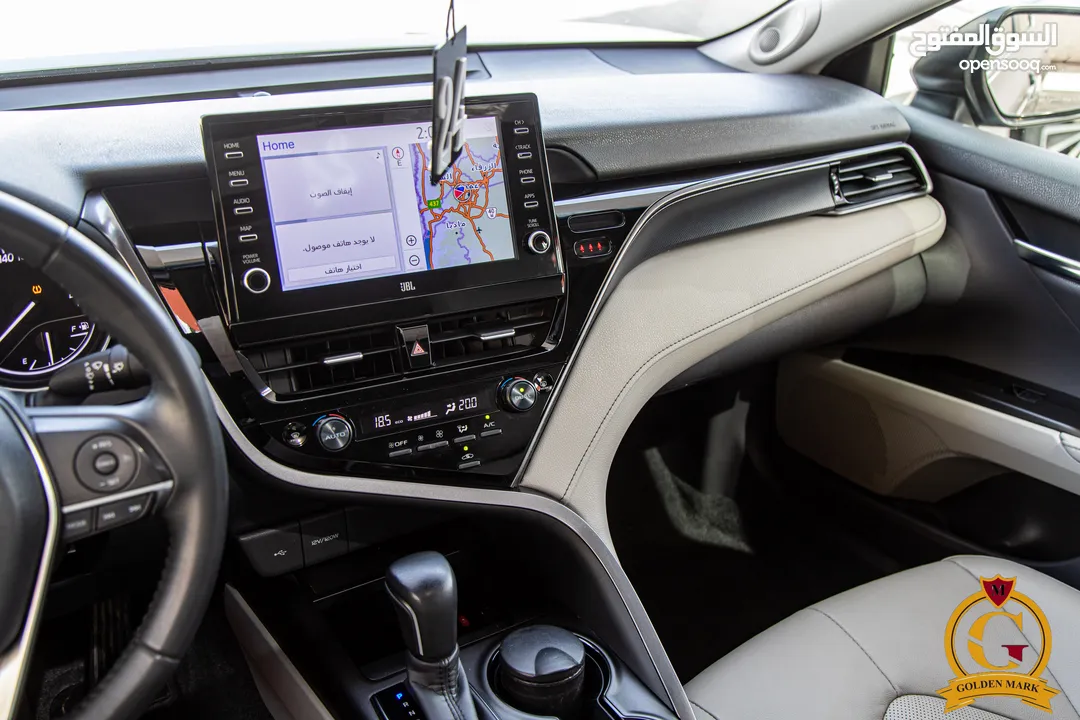 Toyota Camry Gle 2024  السيارة وارد و كفالة الشركة و قطعت 16,000 كيلو