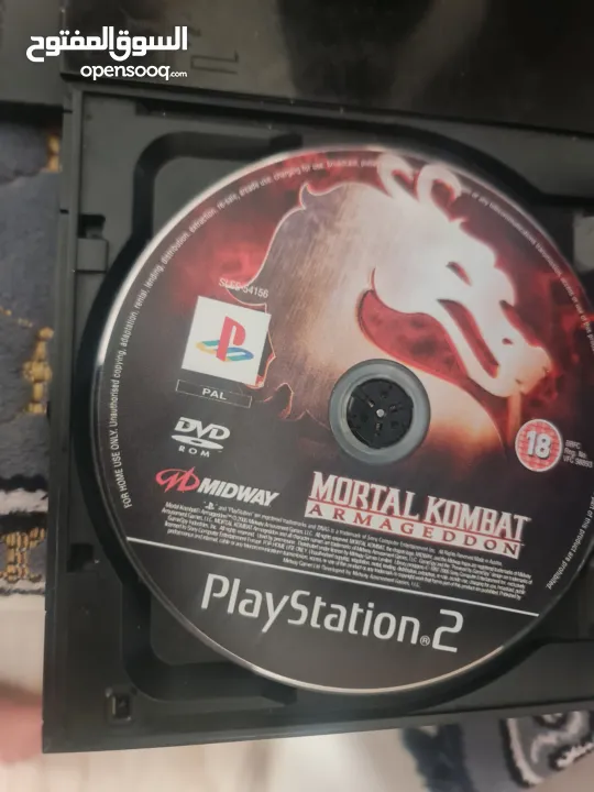بلايستيشن 2 للبيع نظيفه جدا بس في جرح خفيف ومعها سيدي اصلي مستحيل تلاقي بسوق