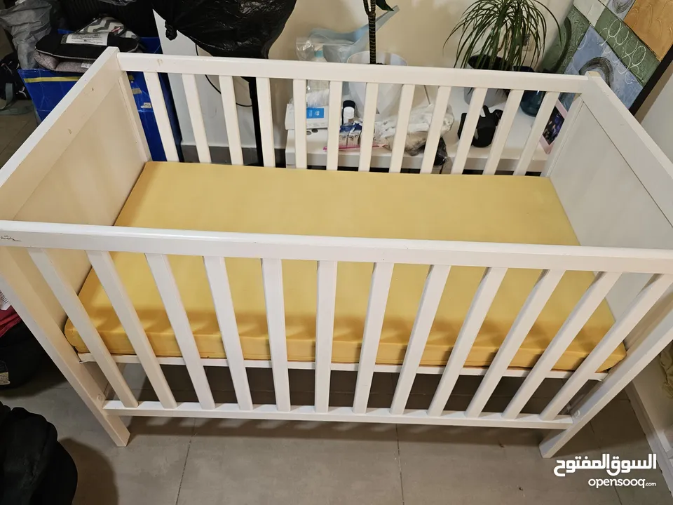 ikea baby bed with matress