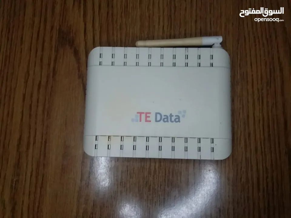 جهاز رواتر نت من شركة تي داتا ( TE Data ) و معاه جميع وصلاته