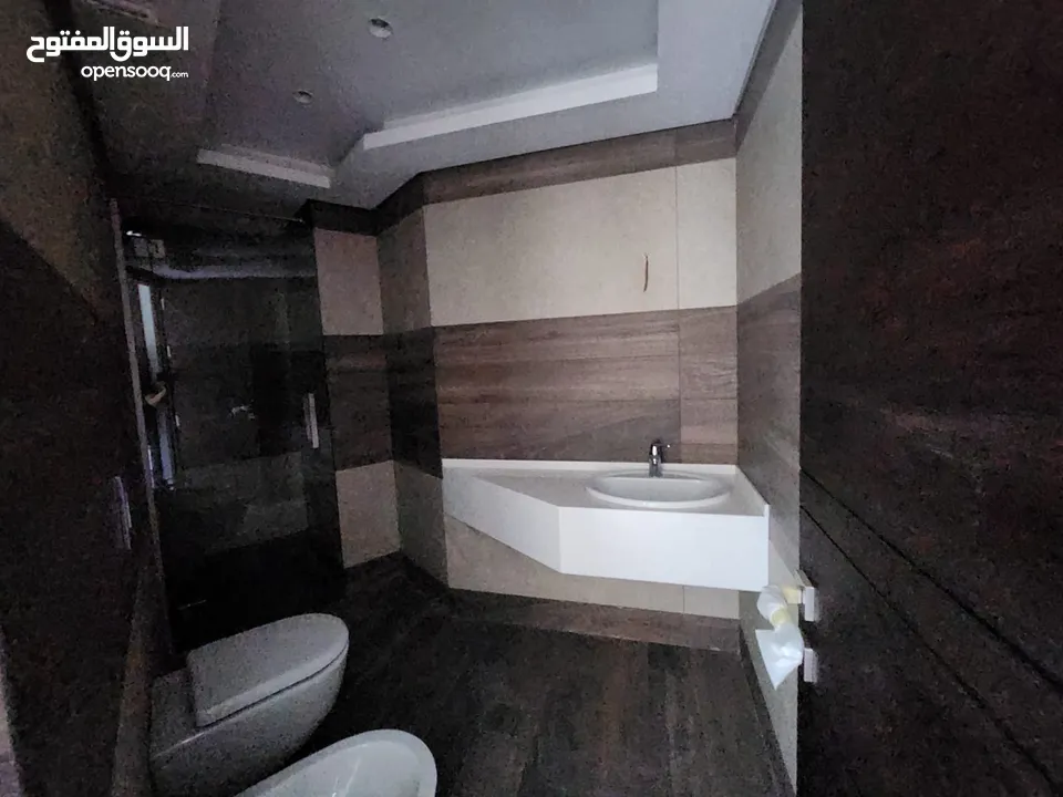 شقة فارغة للبيع بين الدوار الرابع و الخامس - ref : 14610