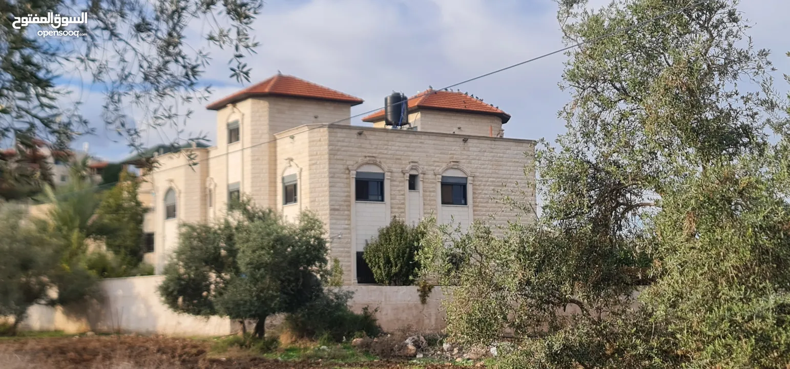 فيلا. للبيع