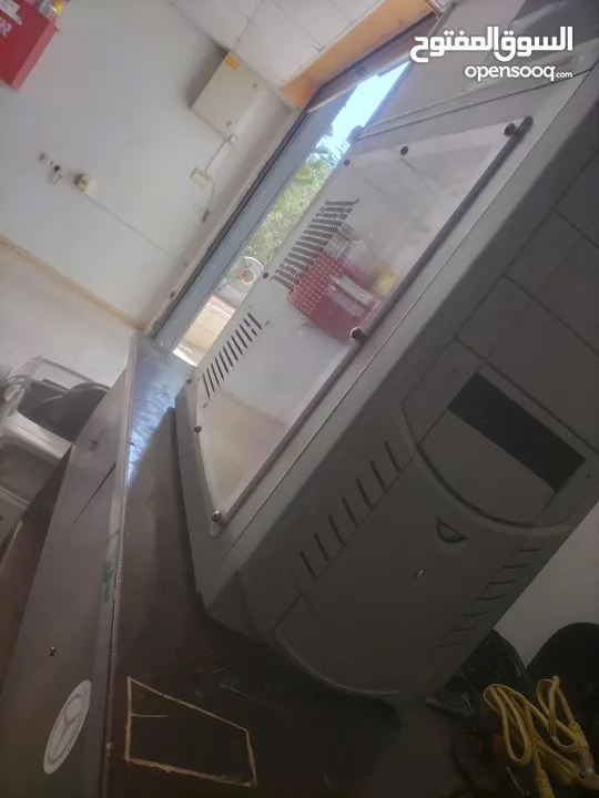كمبيوتر قديم للبيع بس ناقصه كرت شاشه معو كيبل تشغيل و مع كيس مرتب تشوف جواه زي الجيمنج بسعر رخيص