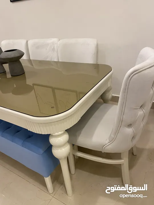 طقم جلوس و طاولة سفرة للبيع