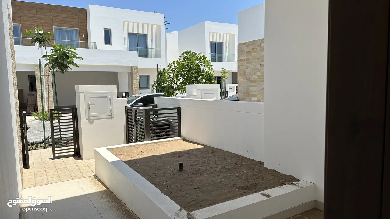 Property for sale in Ghadeer Park Villa (Muscat) / Недвижимость. Оман