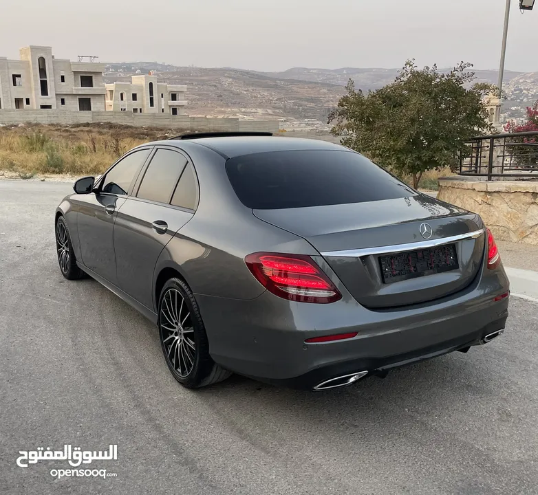 E220d ᄉ Mercedes-Benz
