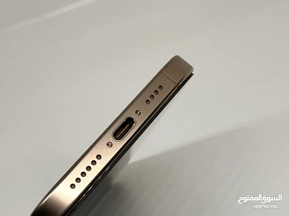 iPhone 16 Pro Max مشحون 17 مرة فقط شبه جديد