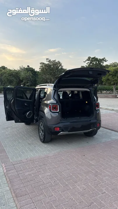 Jeep renegade 2016 4*4 for sale جيب رينيجيد 2016 4*4 للبيع