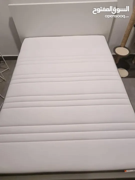 IKEA MALM BED FRAME/ HOVAG MATTRESS BARELY USED. 140×200